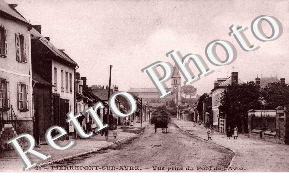 Vue prise du pont de l'Avre