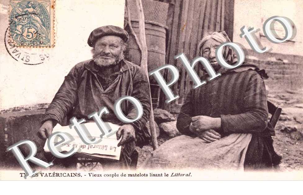 Types Valericains - Vieux couple de matelots lisant le " Littoral"