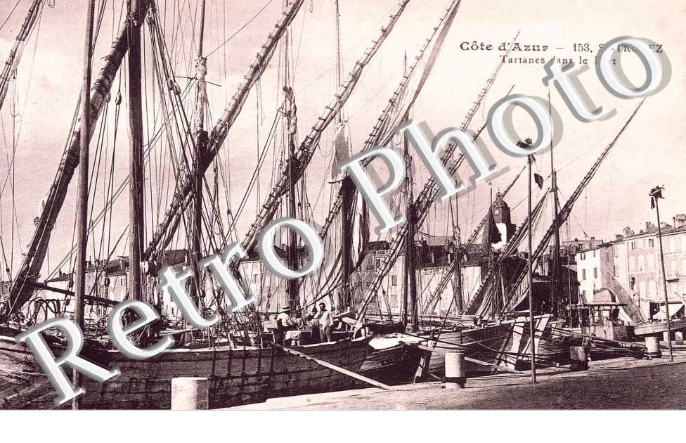 Tartanes dans le port