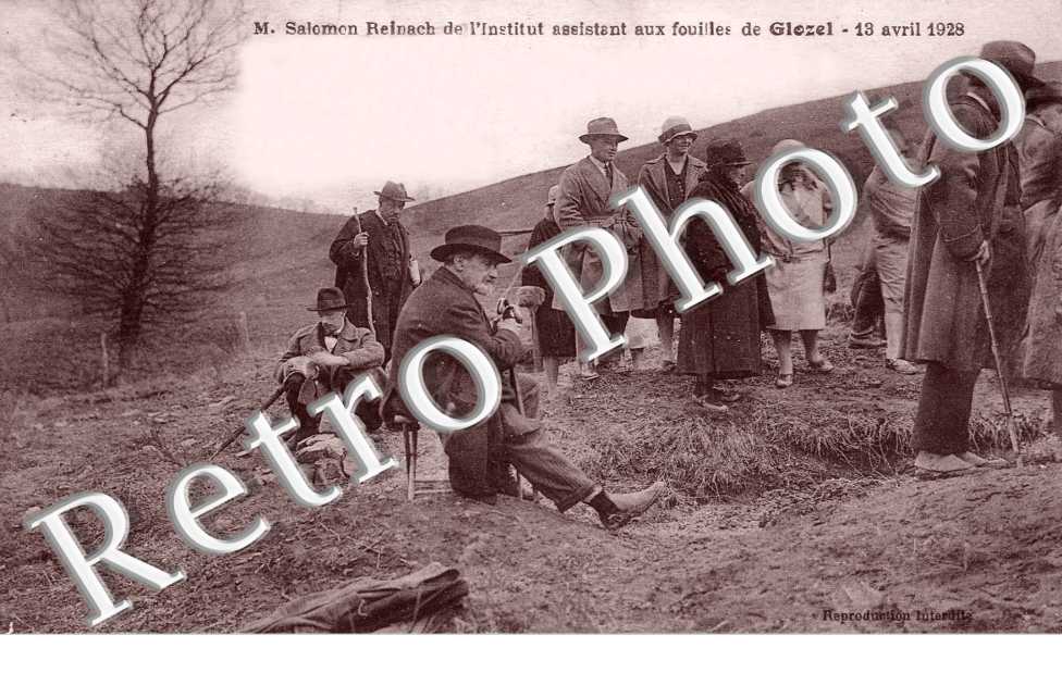 M. Salomon Reinach de l'institut assistant aux fouilles, 13 avril 1928