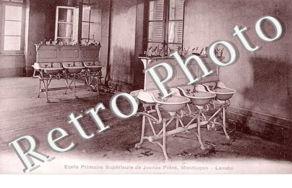 ECOLE PRIMAIRE SUPERIEURE DE JEUNES FILLES  LAVABO