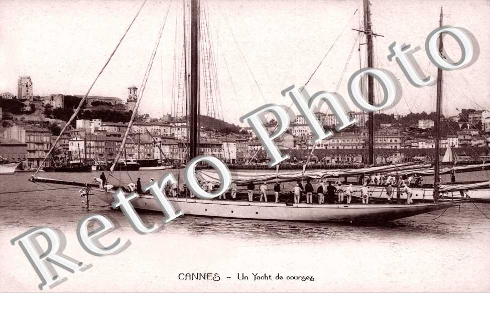 un yacht de courses