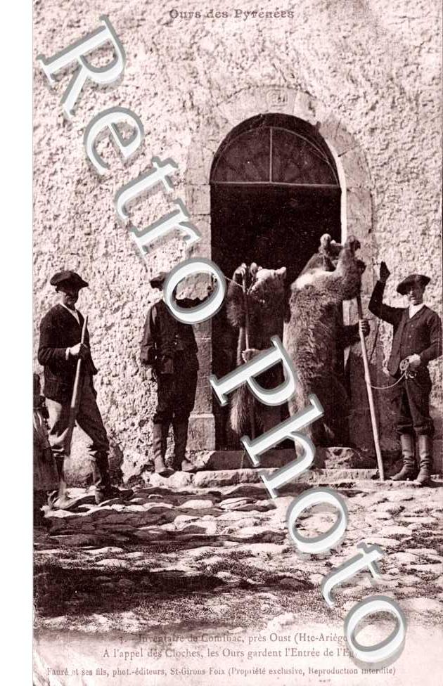 A l'appel des cloches , les ours gardent l'entree de l'eglise - (Inventaire de Cominac)