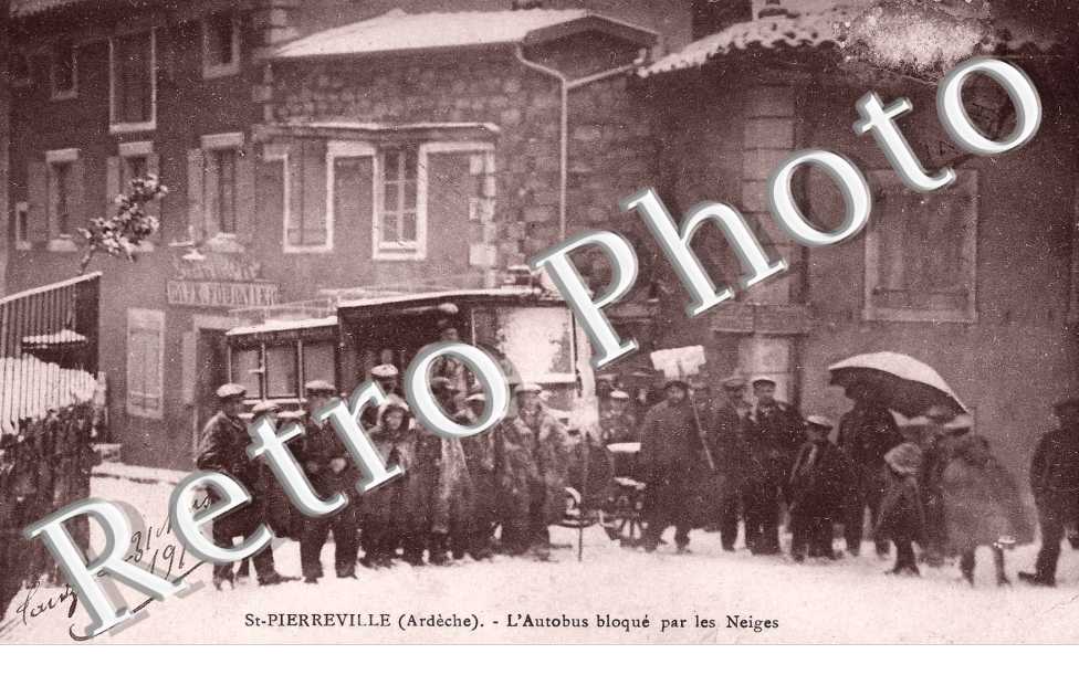 L'autobus bloque par les neiges