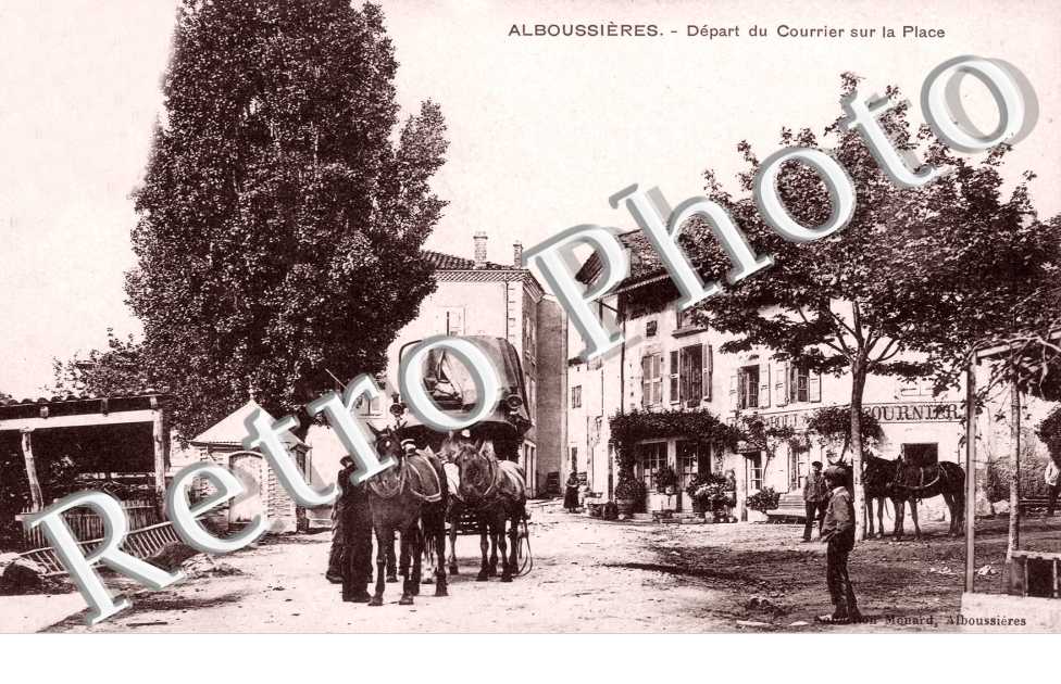 Depart du Courrier sur la Place