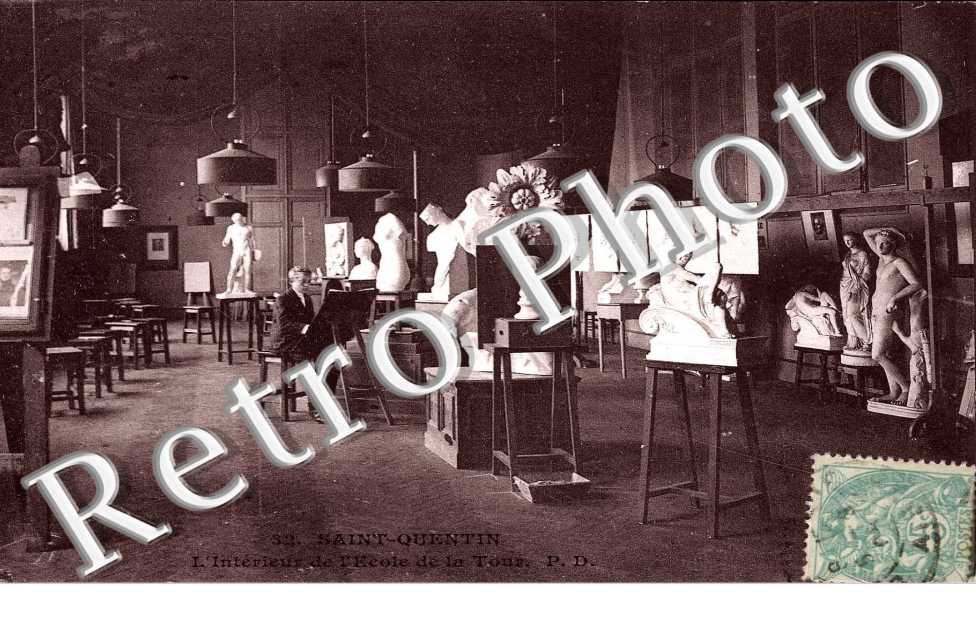 l'interieur de l'ecole de la Tour  (ATELIER DE PEINTURE ET SCULPTURE)