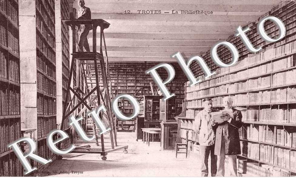  LA BIBLIOTHEQUE