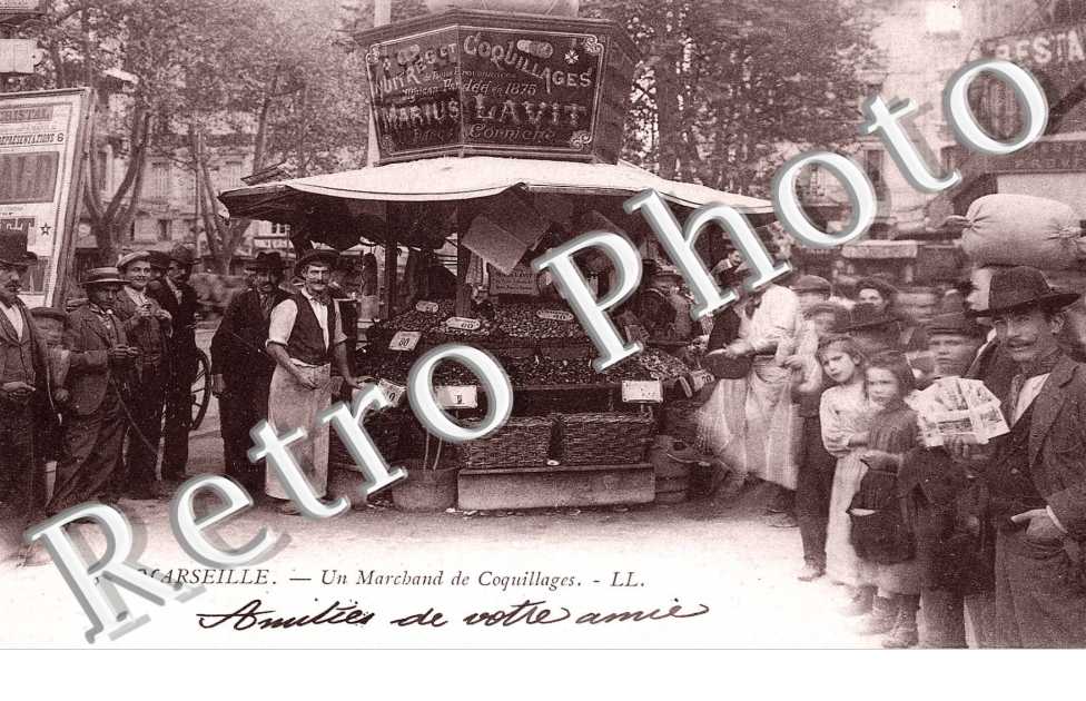 UN MARCHAND DE COQUILLAGES 