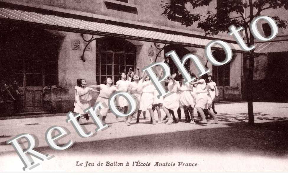 Le Jeu de Ballon a l'ecole Anatole France