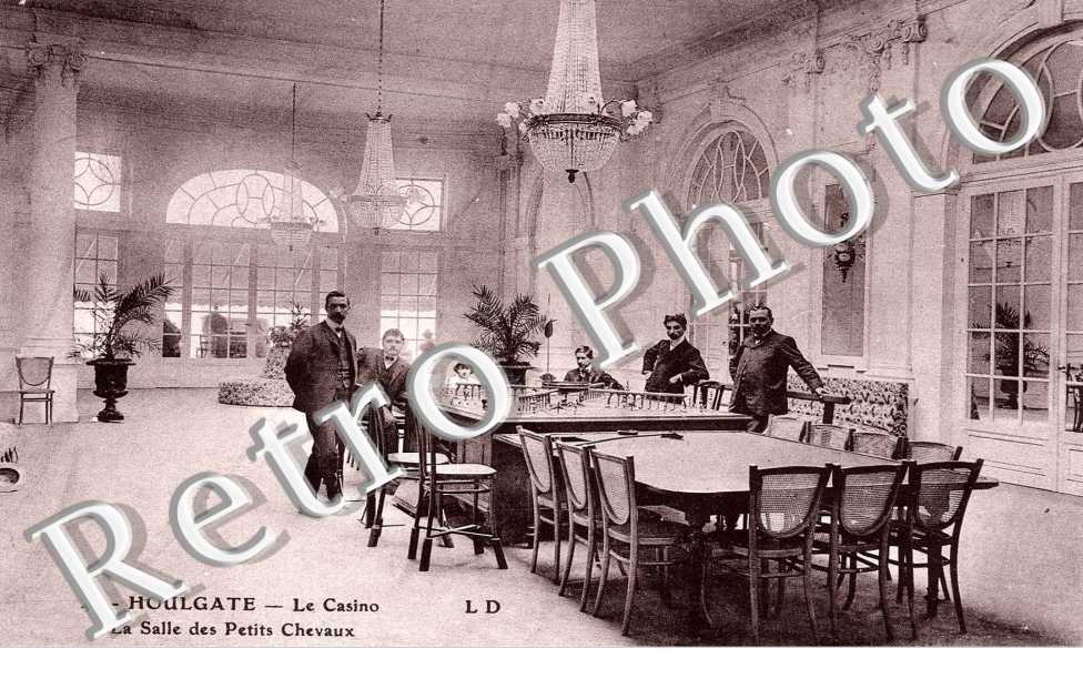 le casino, la salle des petits chevaux