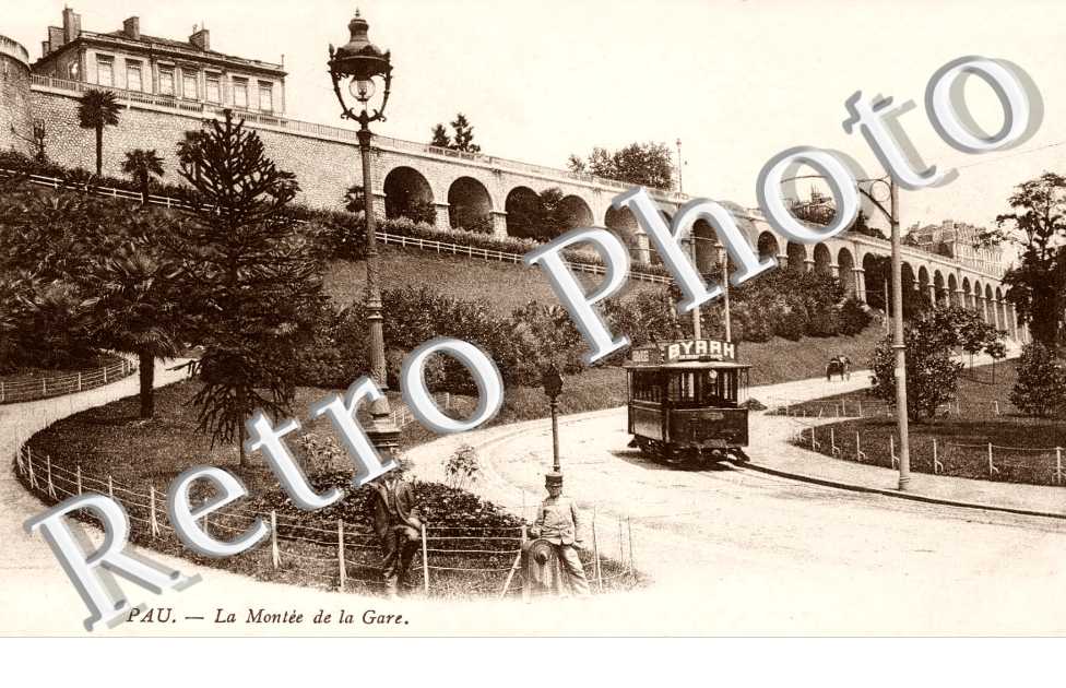 LA MONTEE DE LA GARE