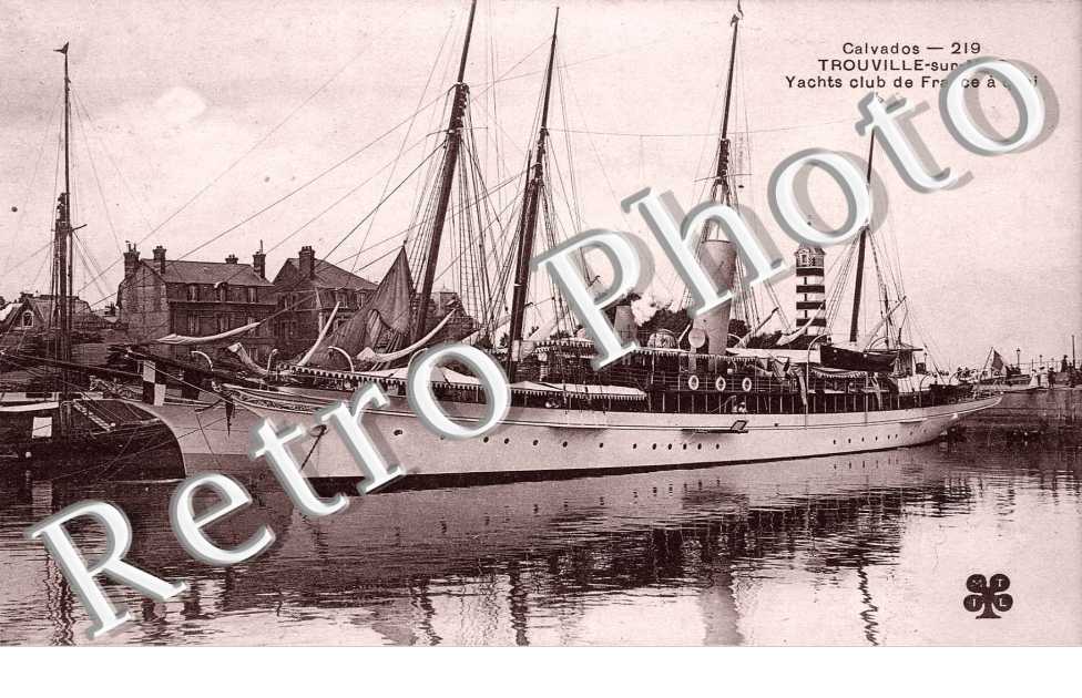 yacht club de france a quai
