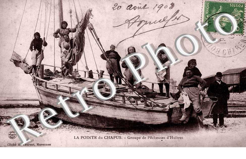 la Pointe du Chapus, groupe de pecheuses d'huitres