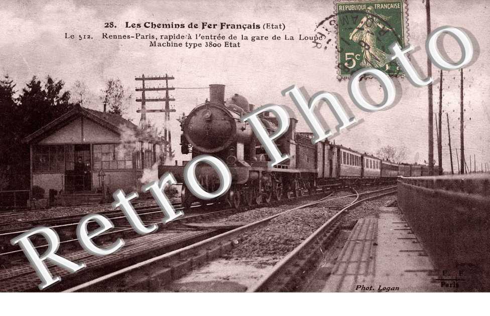 Les Chemins de Fer Français - Rapide à l'entrée de la Gare
