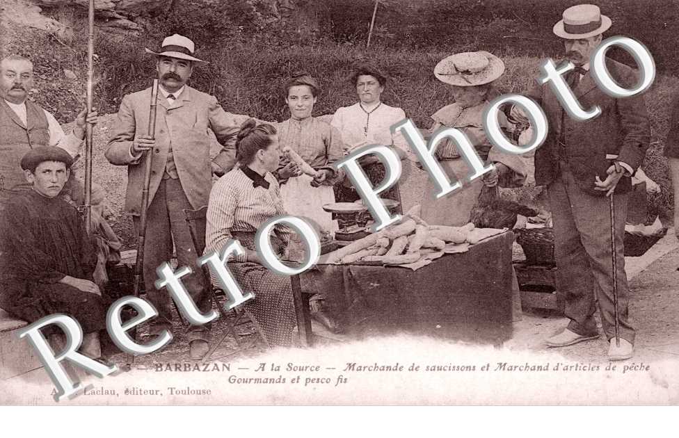 Marchande de saucissons et marchand d'articles de pêche - Gourmands et pesco fis - A la Source
