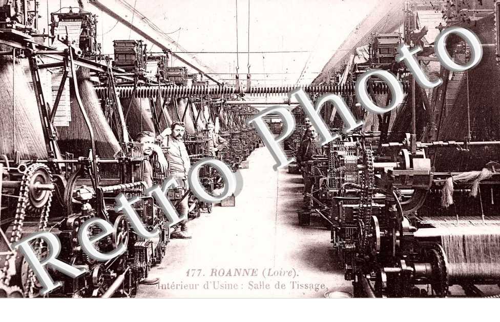 Interieur d'Usine, Salle de Tissage