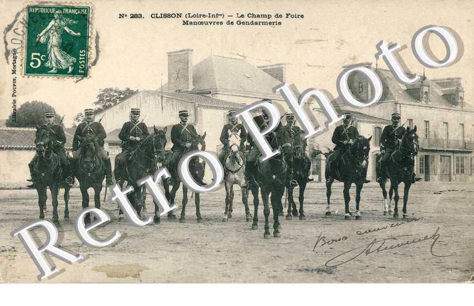 Le champ de foire - manoeuvre de gendarmerie