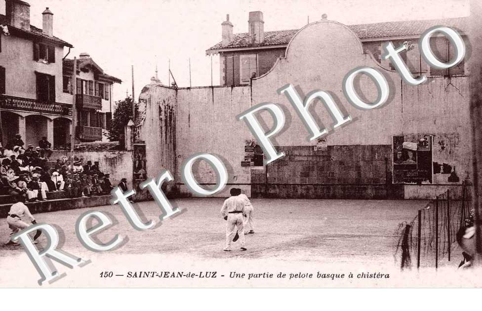 le Fronton  UNE PARTIE DE PELOTE BASQUE