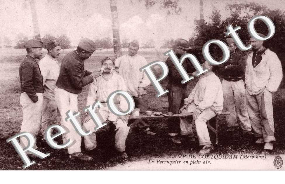 Camp de Coetquidan - le perruquier en plein air 