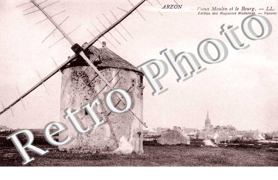 vieux moulin et le bourg