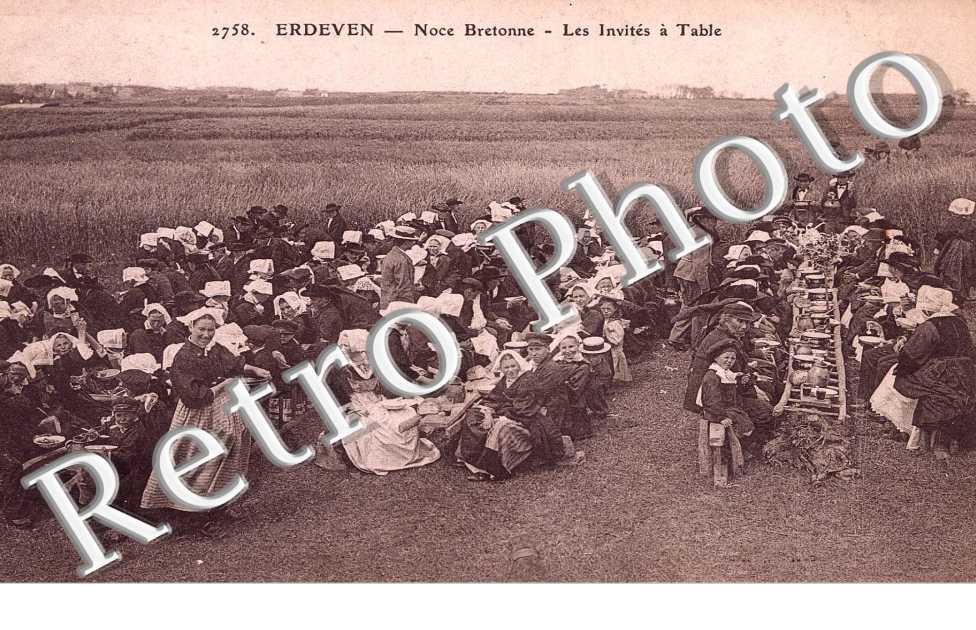Noce bretonne - les invites a table