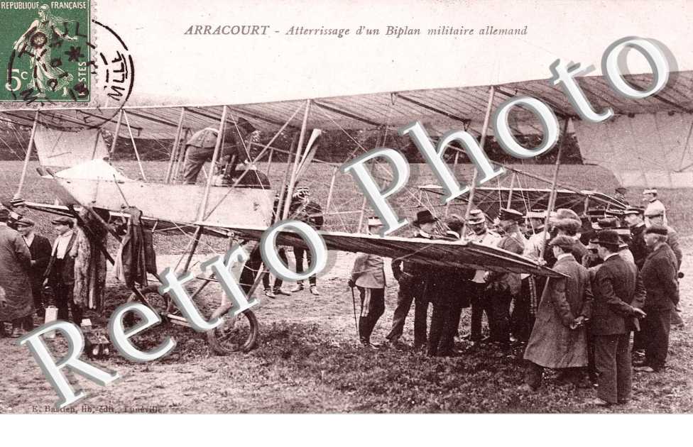 atterirssage d'un biplan militaire allemand