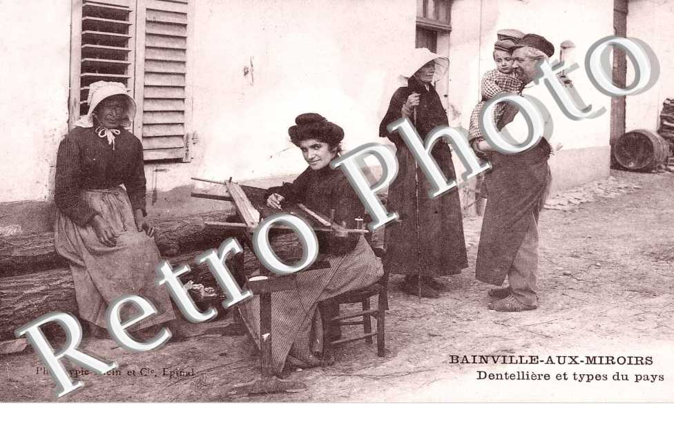 Dentellière et types du pays