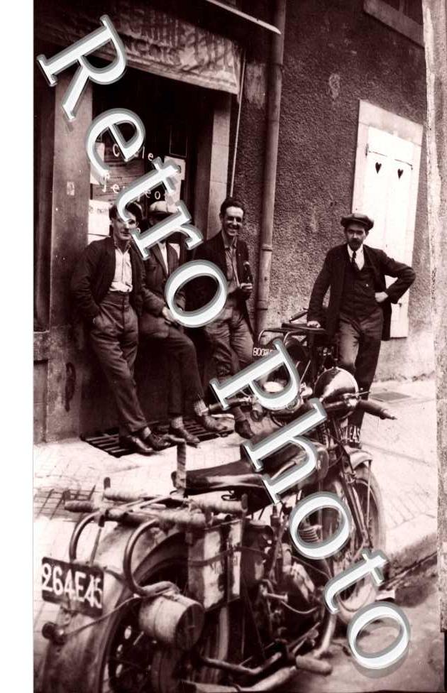 magasin " Cycles Peugeot "