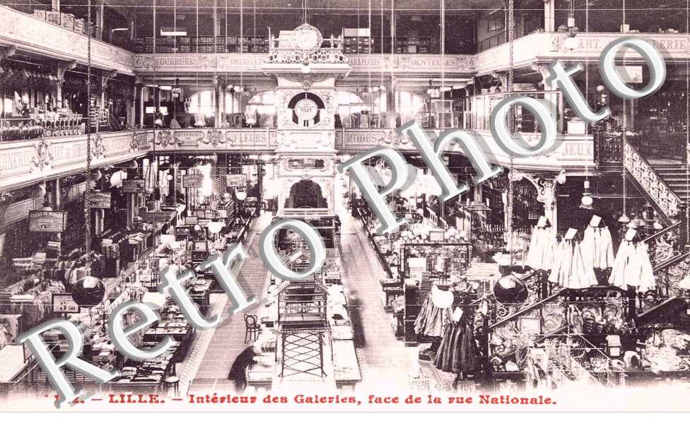Interieur des galeries face de la rue Nationale