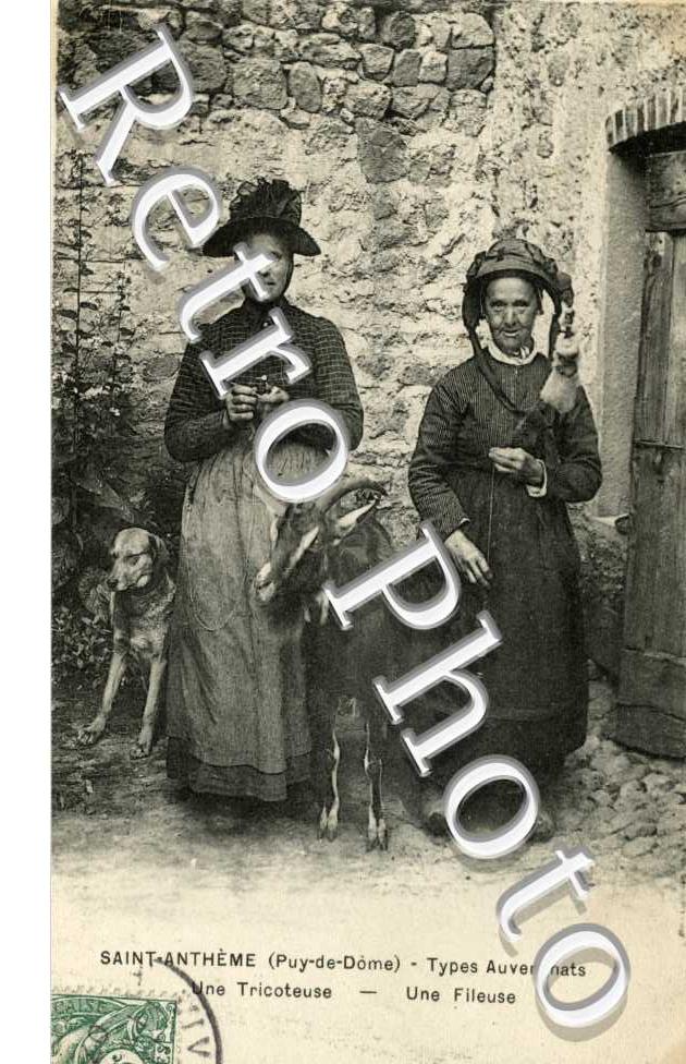 Une fileuse et une tricoteuse