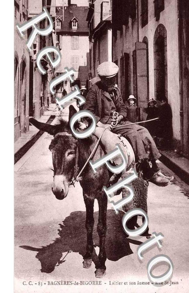 LAITIER ET SON ANESSE Rue Saint-Jean