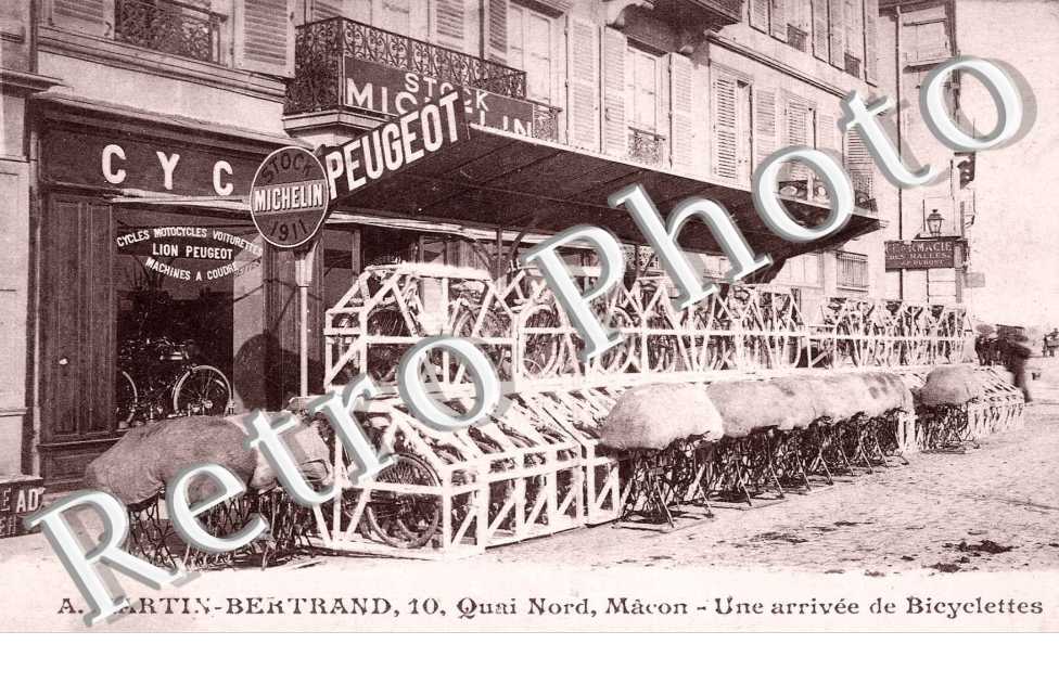 A. Martin-Bertrand, 10 quai Nord - Une Arrivee de Bicyclette