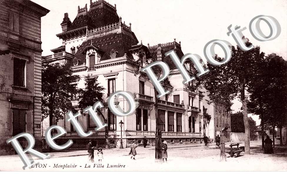 MONPLAISIR  LA VILLA LUMIERE