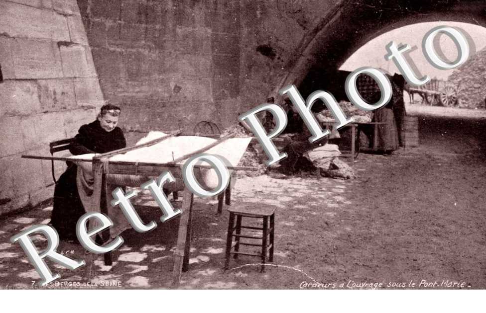 CARDEURS A L'OUVRAGE sous le Pont Marie
