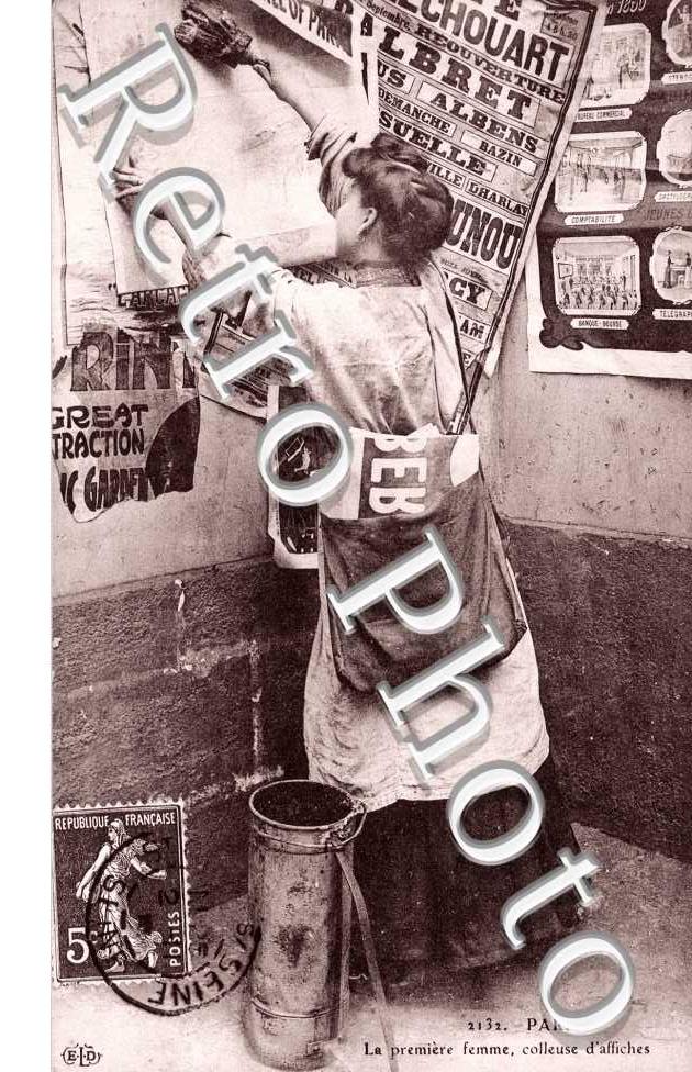 la premiere femme colleuse d'affiches