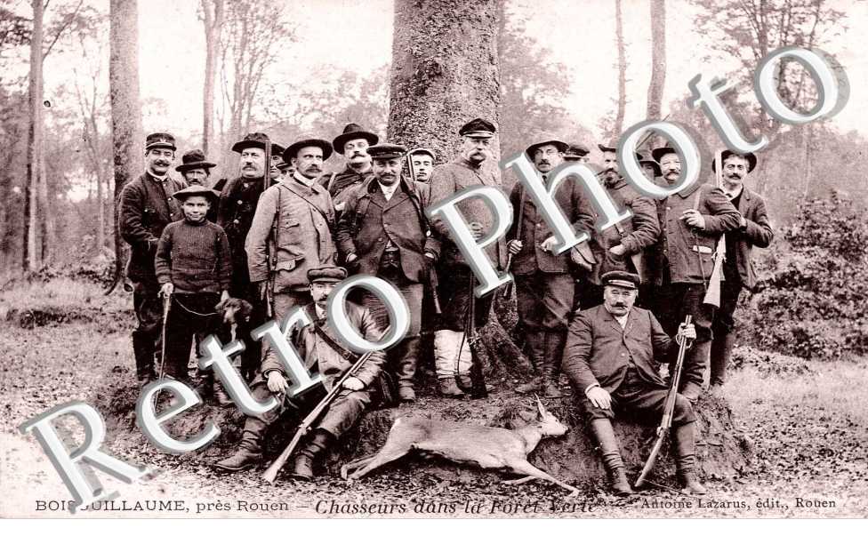 Chasseurs dans la foret verte 