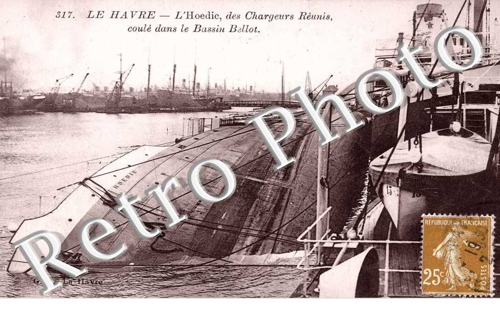 L'Hoedic, des chargeurs reunis, coule dans le bassin Bellot (bateau)
