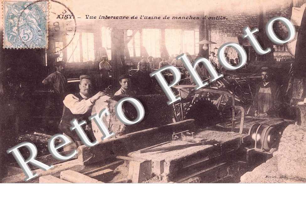 Vue interieur de l'usines de manches d'outils