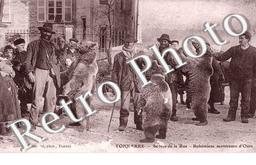 scenes de la rue Bohemiens montreur d'ours