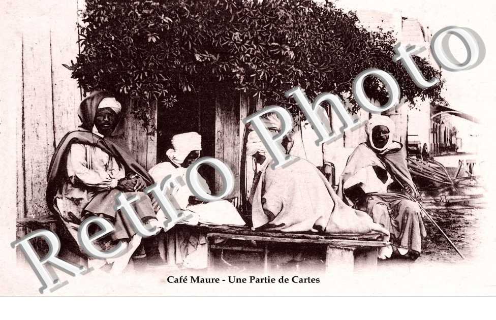 cafe Maure - une partie de cartes - types algeriens