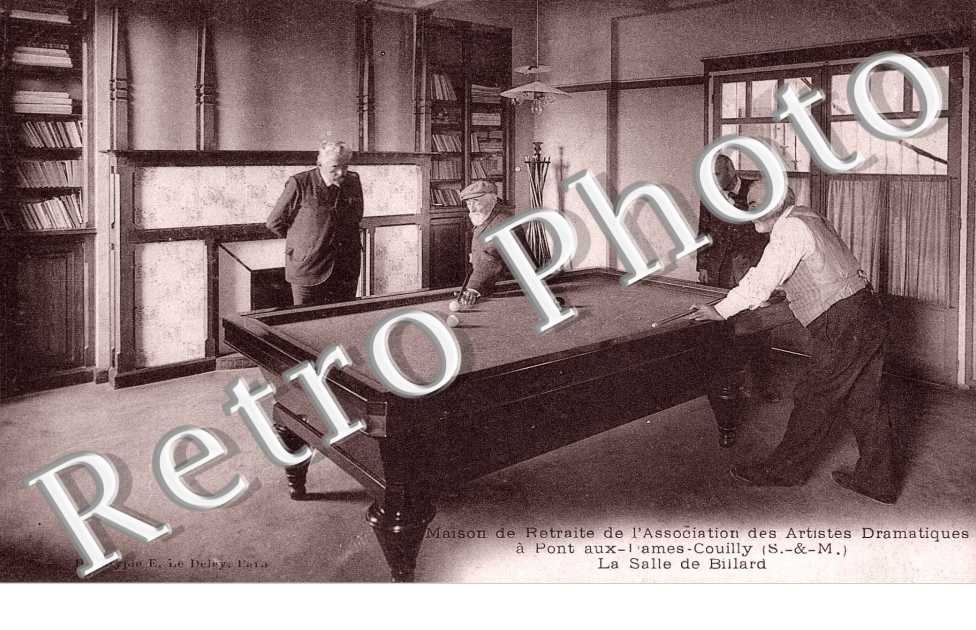 La salle de billard de la maison de retraite de l'association des artistes dramatiques