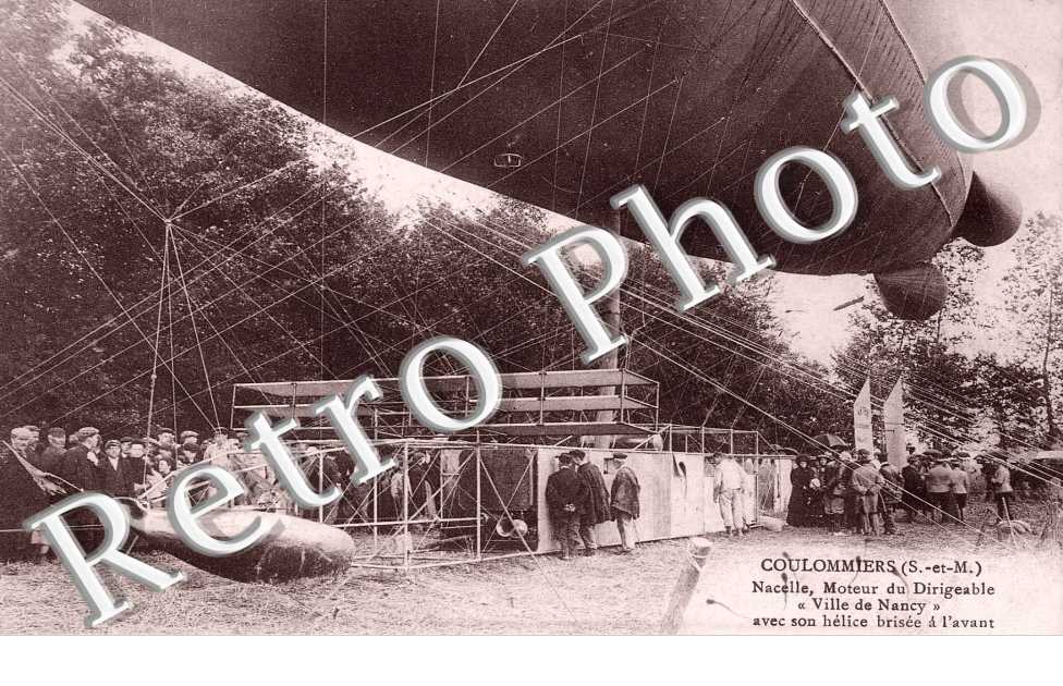Nacelle - Moteur du dirigeable "ville de Nancy" avec son helice brisee a l'avant - aviation
