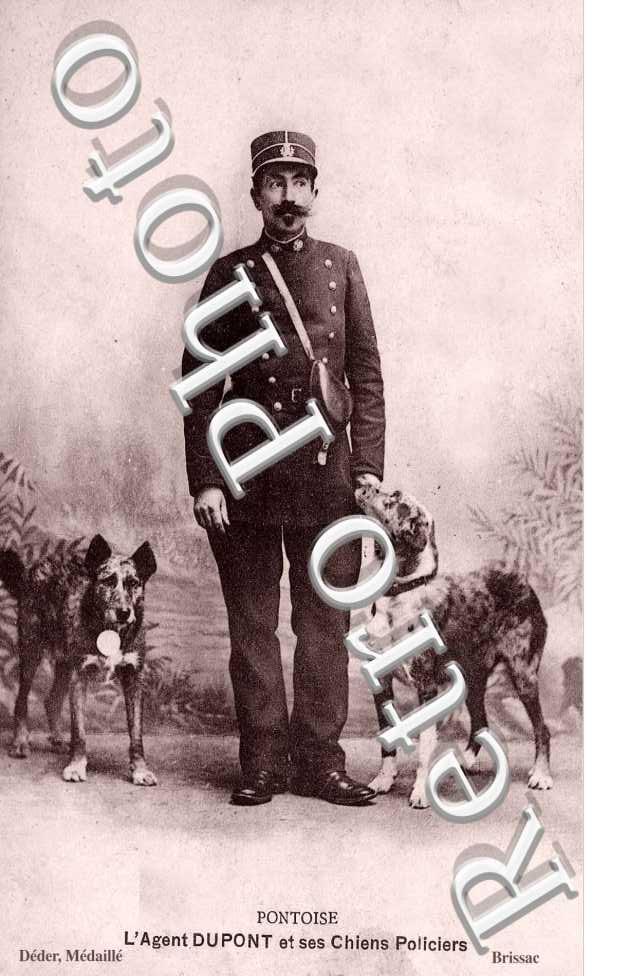 L'agent Dupont et ses chiens policiers - police