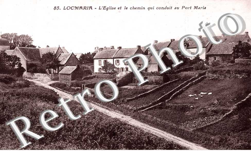 l'eglise et le chemin qui conduit au Port Maria