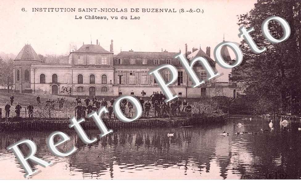 Institution Saint Nicolas de Buzenval -  Le chateau vu du lac