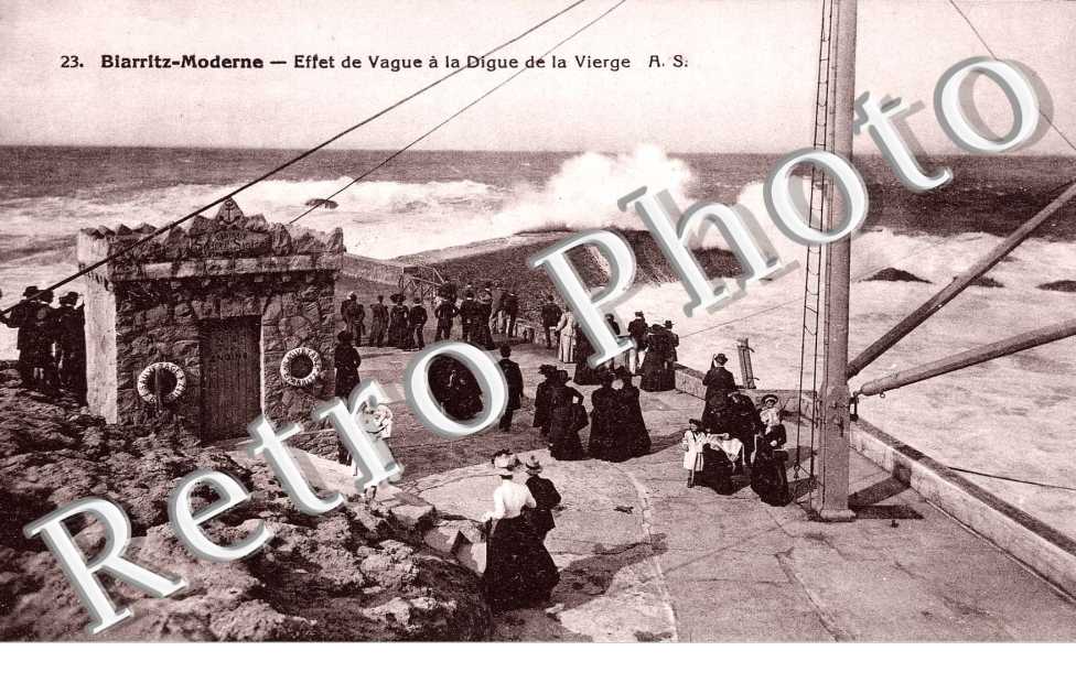 EFFET DE VAGUE a la digue de la Vierge