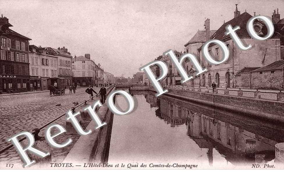L'Hotel Dieu et le quai des Comtes de Campagne
