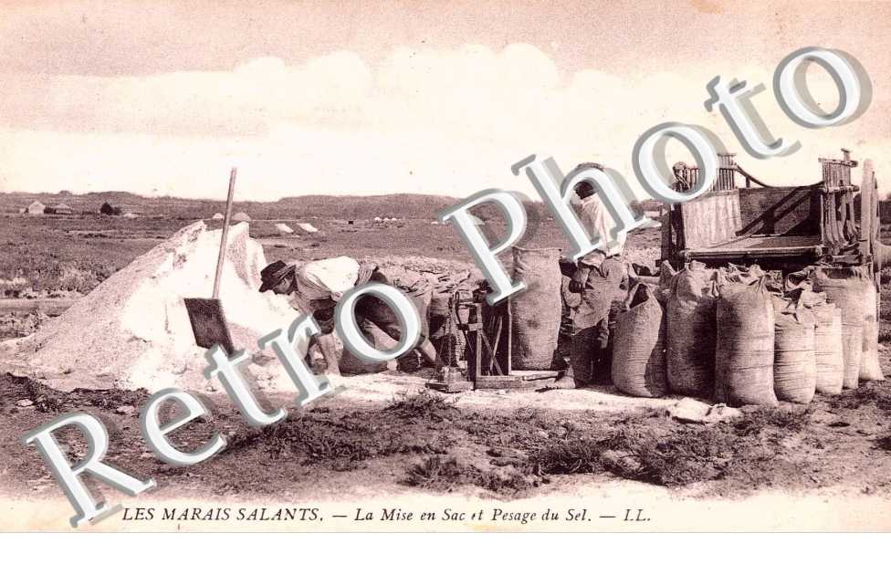 Les marais salants La mise en sac et pesage du sel