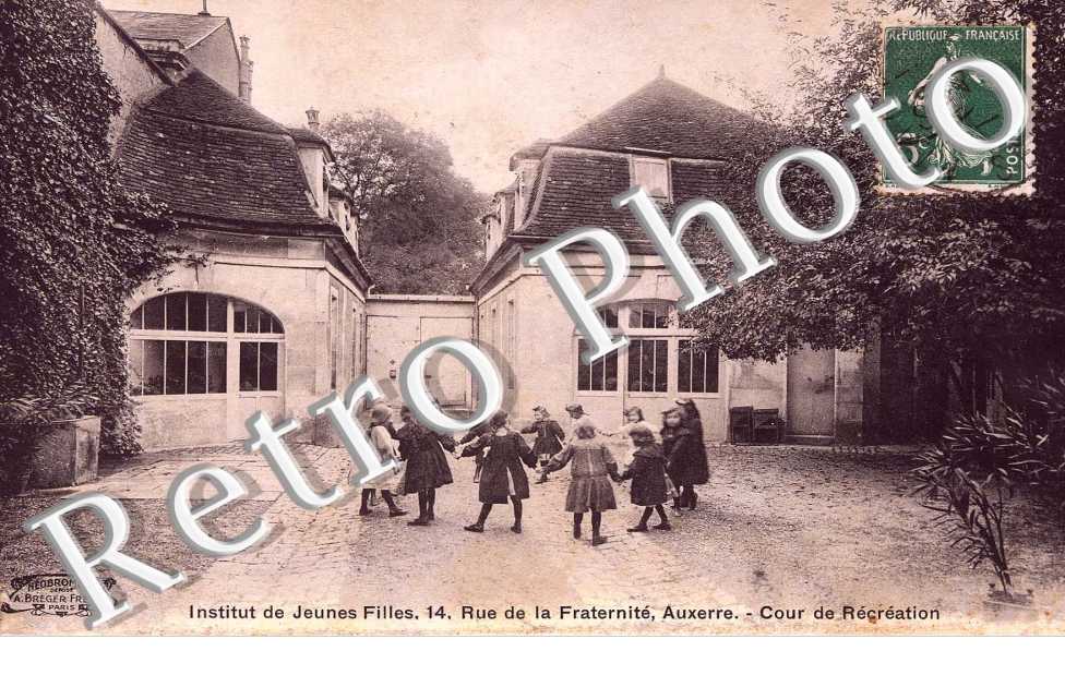 institut de jeunes filles, cour de recreation