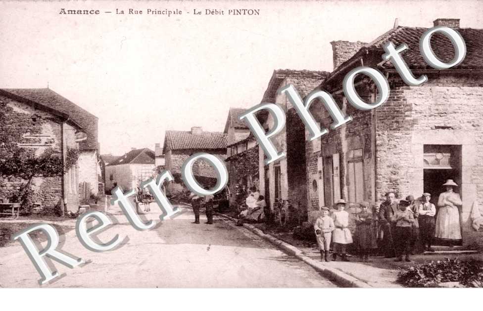 Rue Principale, le Débit Pinton
